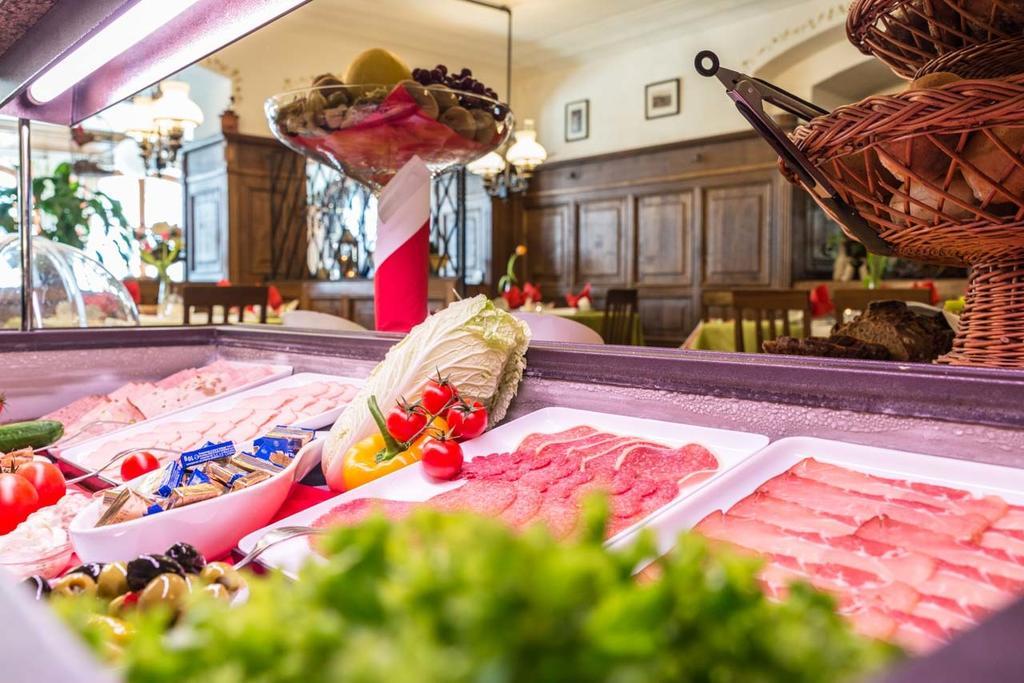 Metzgerei Gasthof Oberhauser - Hotel Zur Post Эглинг Экстерьер фото